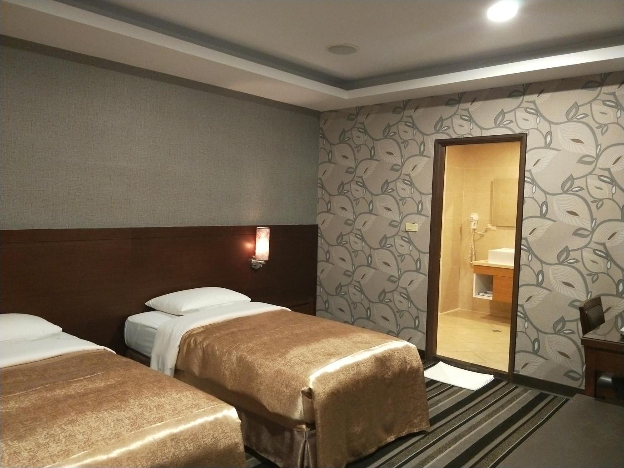 Metropolis Hotel Taoyuan Eksteriør bilde