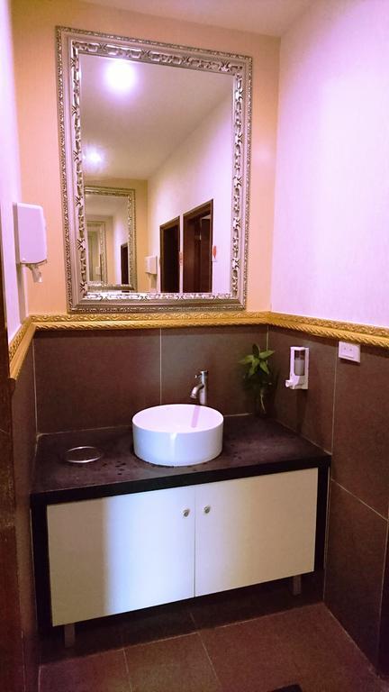 Metropolis Hotel Taoyuan Eksteriør bilde